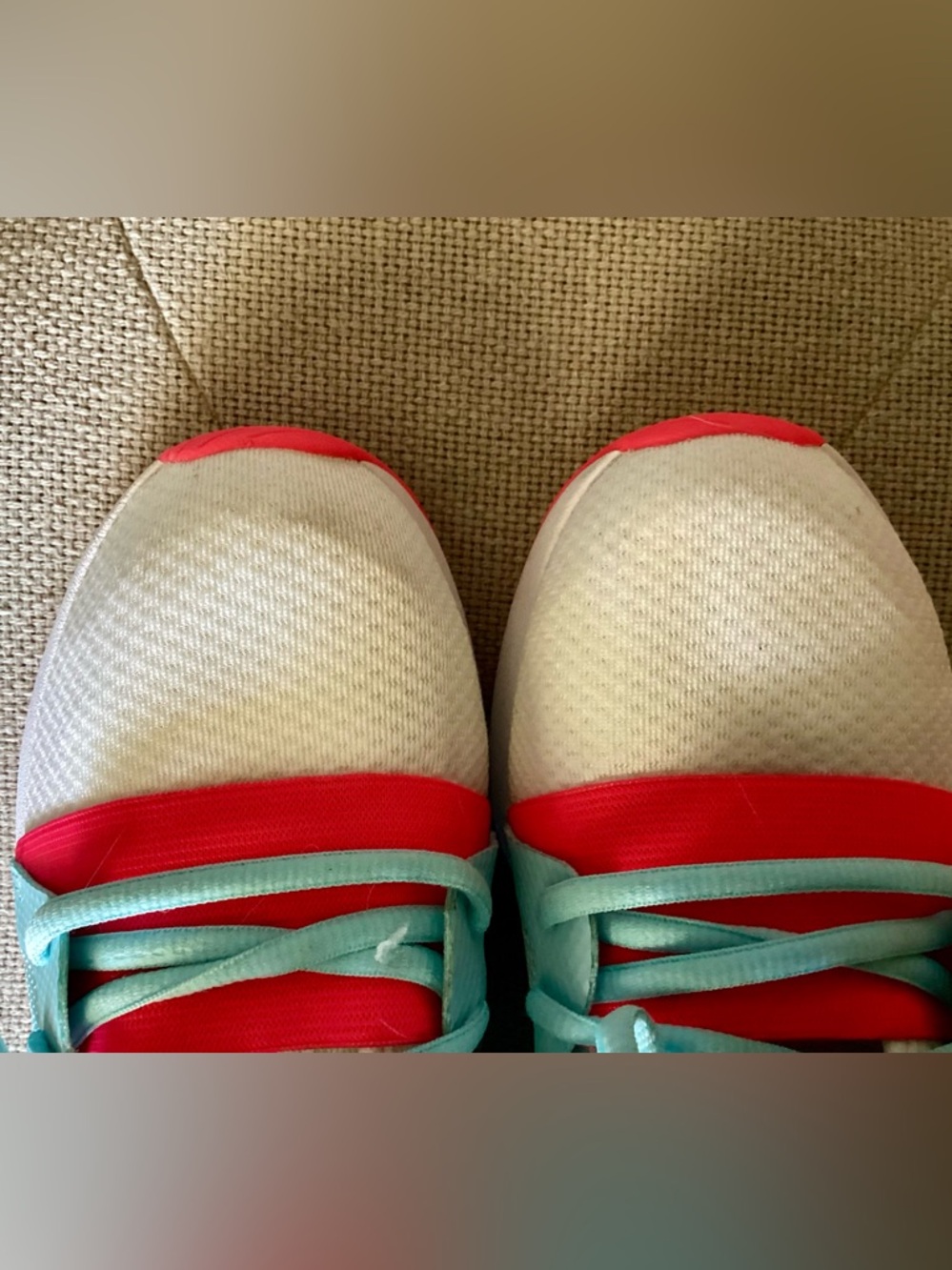 Under armor running shoes - Picture 2 of 7